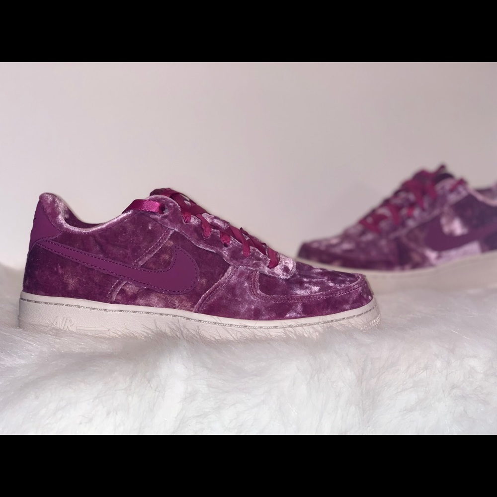 Nike Air Force 1 Velvet - Picture 3 of 8